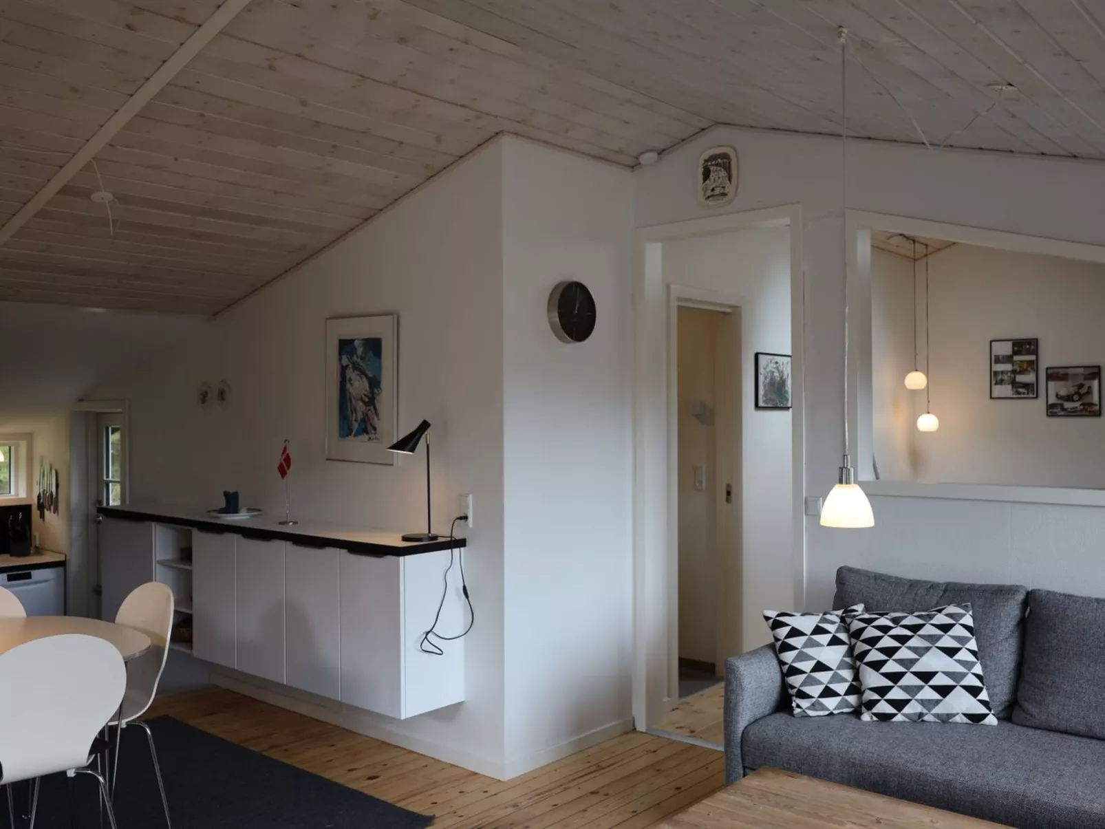 "Momo" - 2.8km from the sea - Drinnen