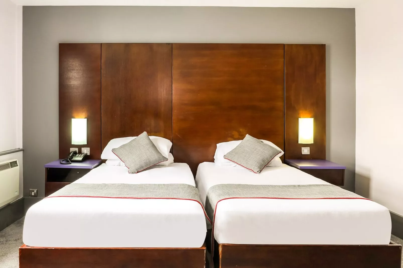 Standard Twin Room - Schlafzimmer