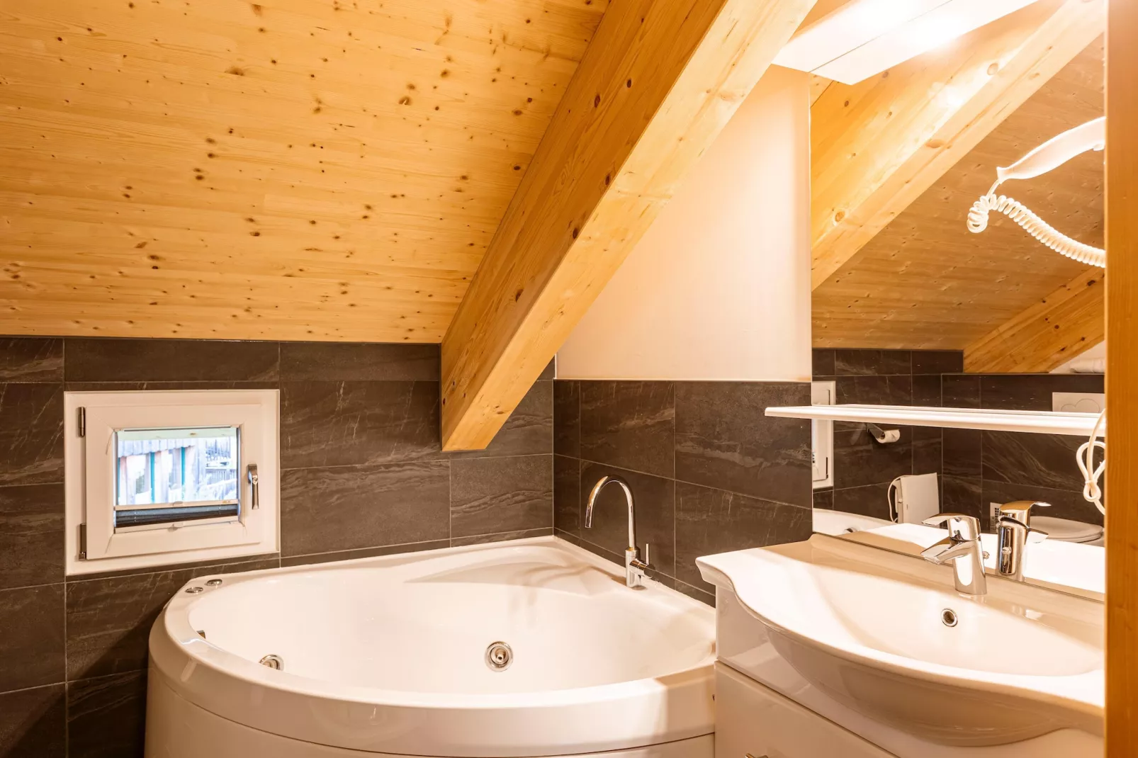 Almdorf Hohentauern 11 - Badezimmer