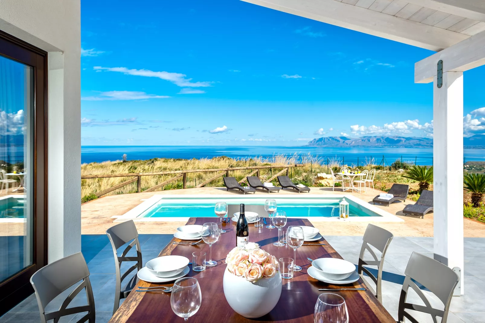 Villa Rocchi Livreri - Außenbereich Sommer