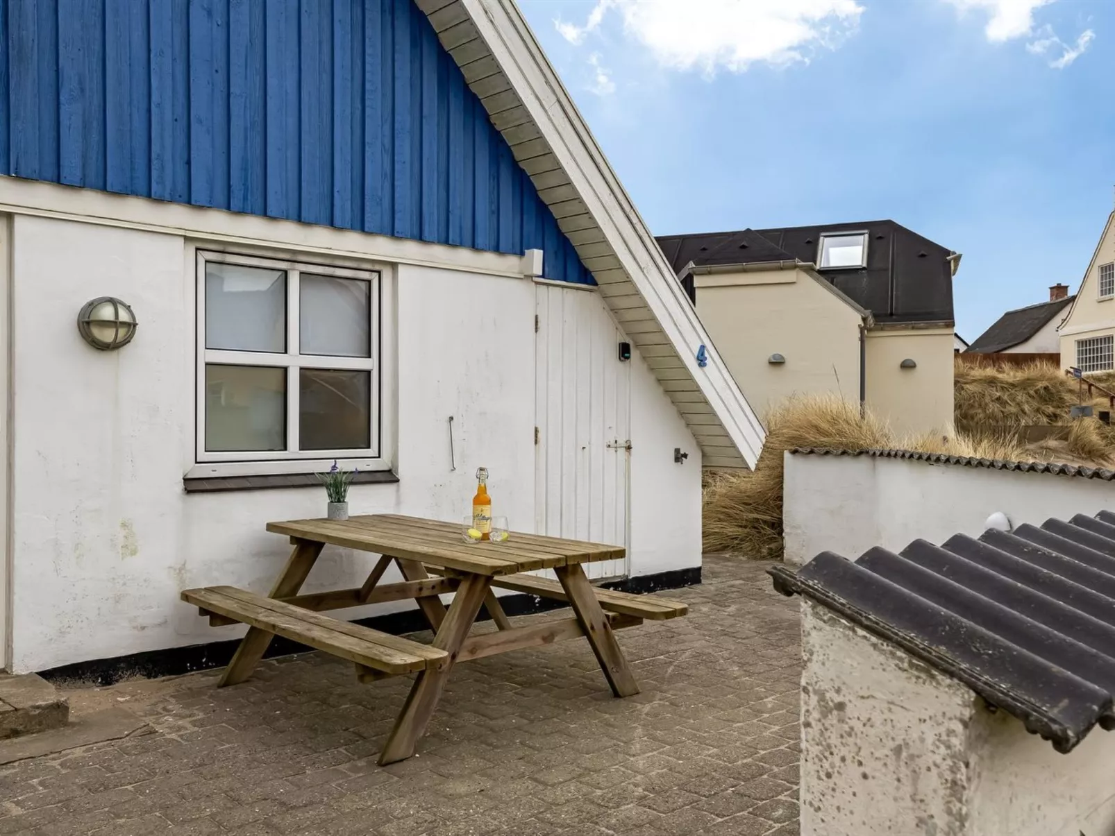 "Hillegonde" - 84m from the sea - Outside