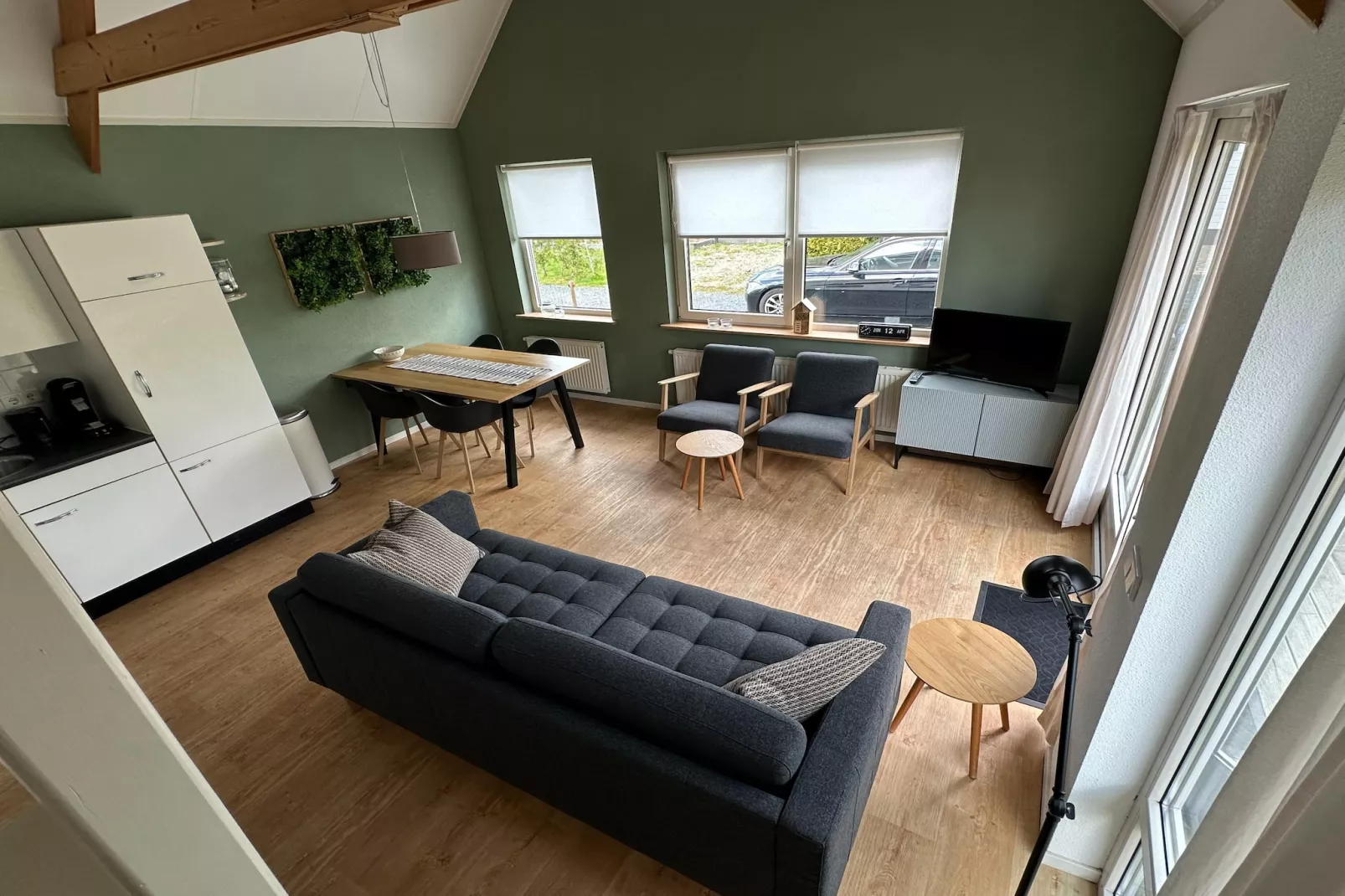 VT 145 - Living room