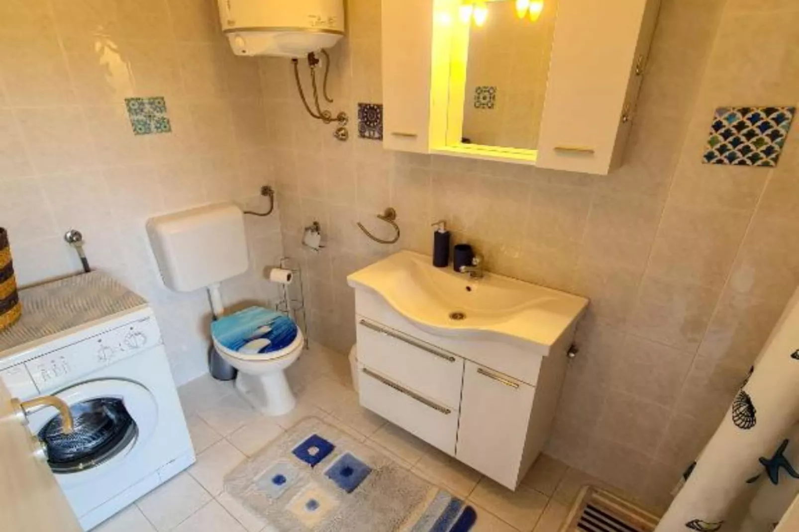 Apartments Marko - Three Bedroom Apartment with Sea View - Bathroom