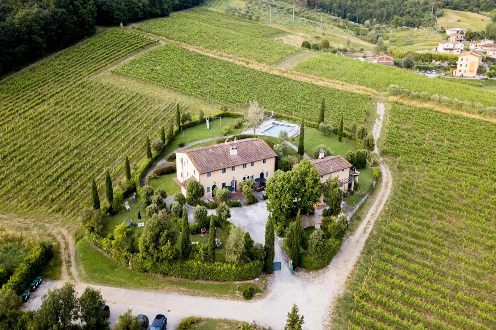 Maria Farmhouse Apartment in Wine Resort in Lucca - Außenbereich Sommer
