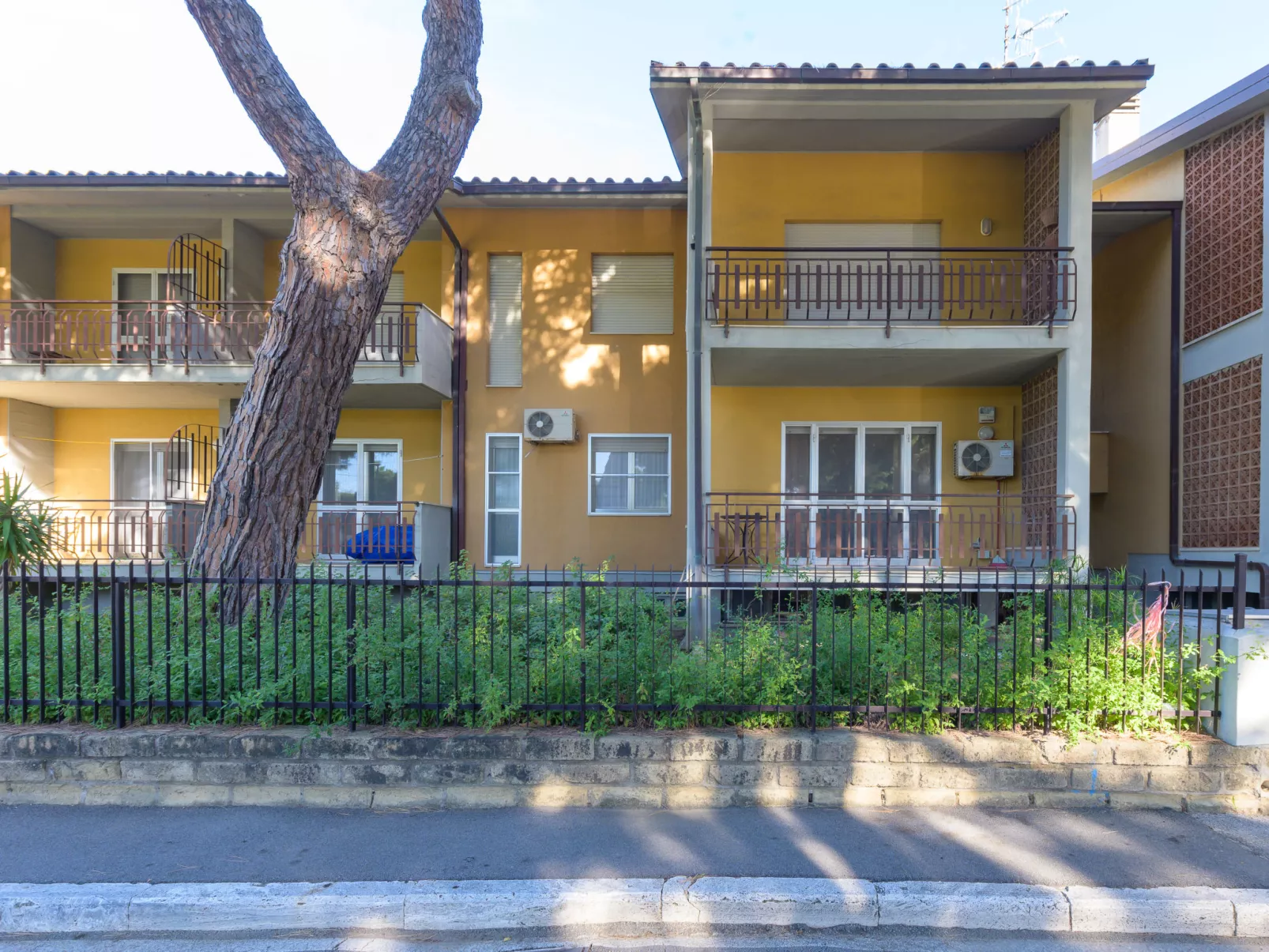 Casamare - Outside