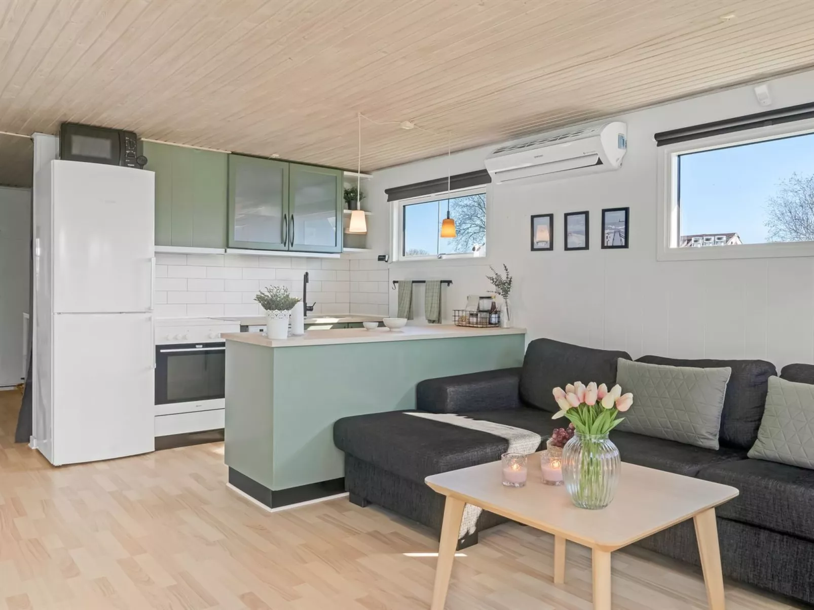 "Detlef" - 400m from the sea - Drinnen