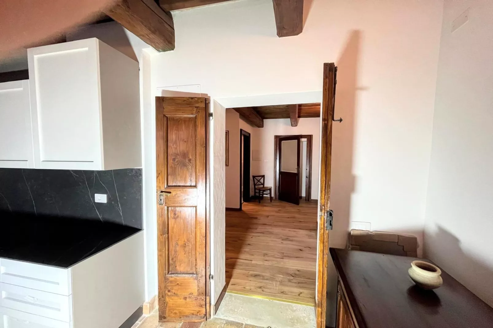 Stele - Hall & reception