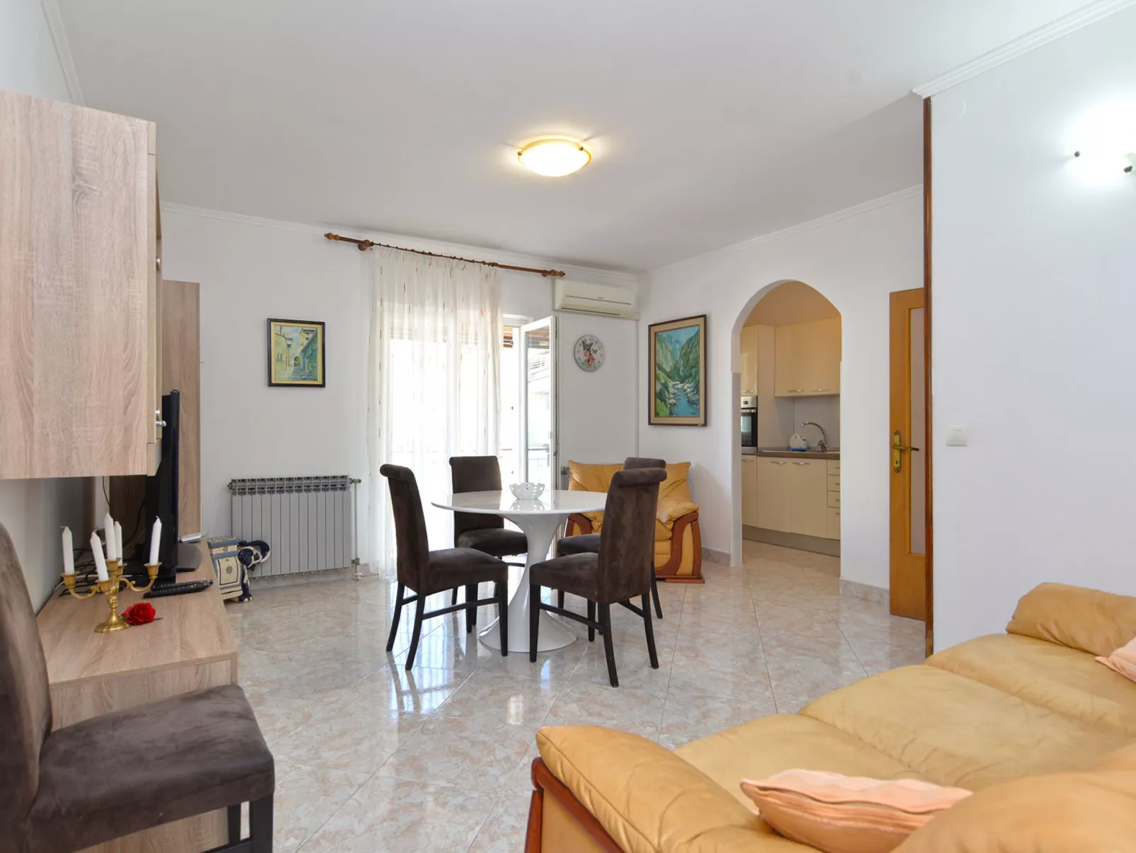 Apartment 615 - Inside