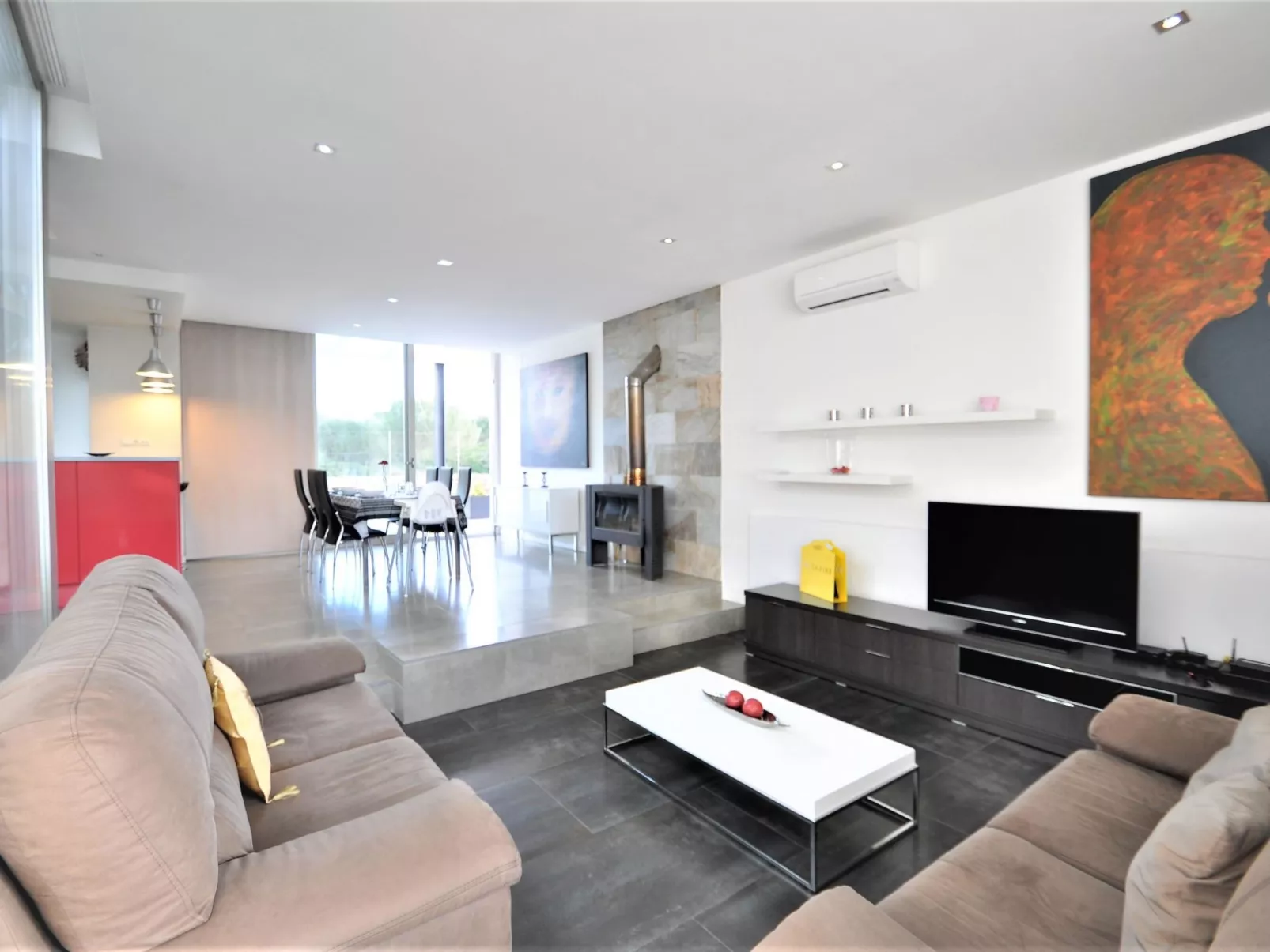 Moderna Villa cerca del golf y con piscina privada, ideal para familias - ofert - Inside