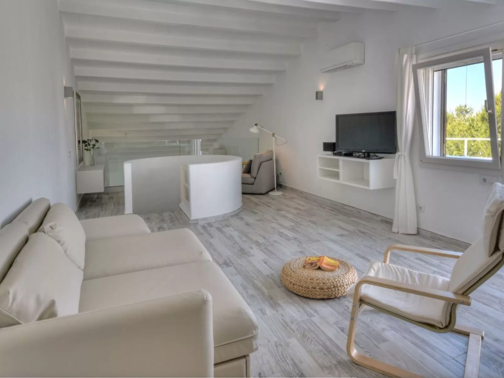 Modernes helles 3-Schlafzimmer Apartment mit Klimaanlage, 2017 komplett neu ren - Drinnen