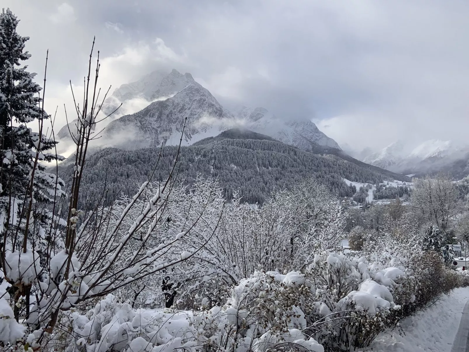 Chasa Tusa 1, (Scuol). - Draußen