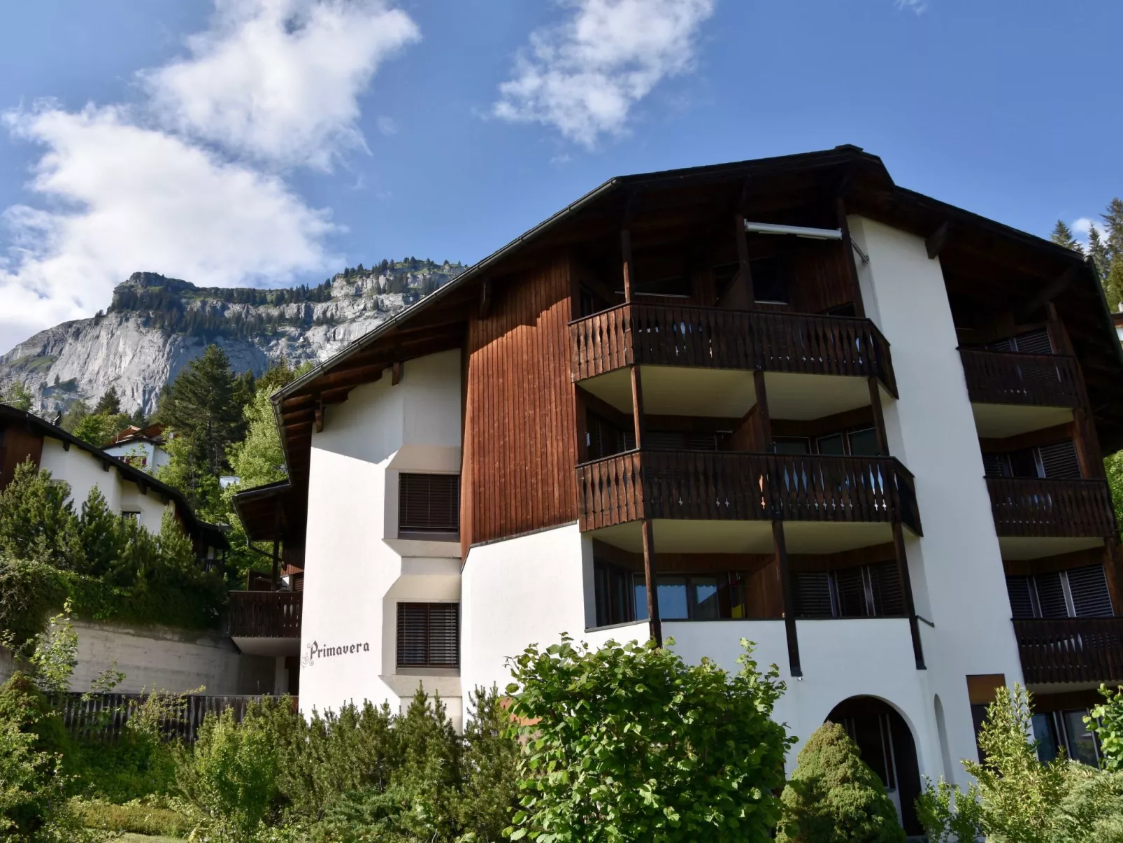 Casa Primavera B32, (Flims Dorf). 3.5 Zimmerwohnung - Draußen