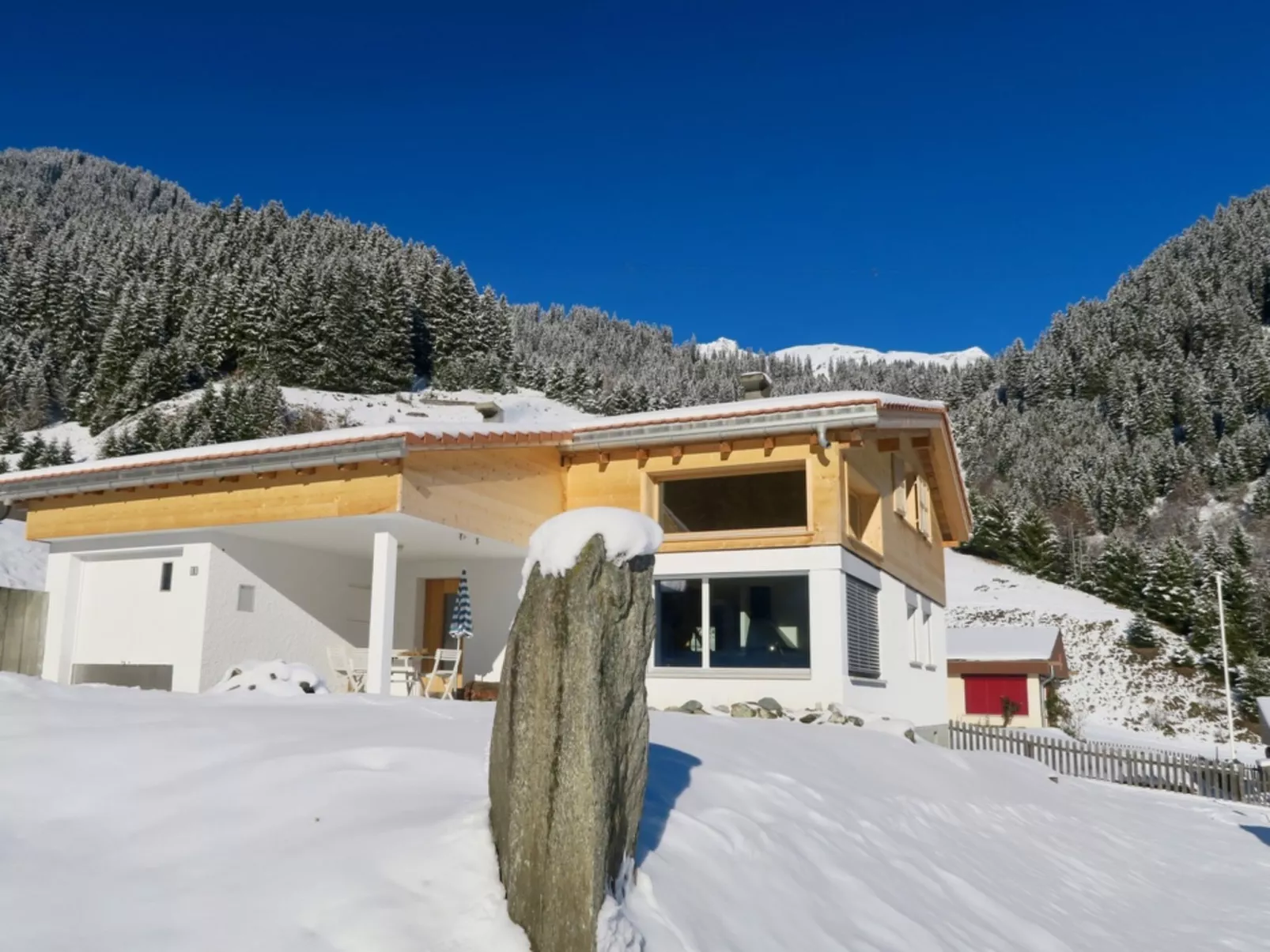 Casa Segnas/Lindt, (Segnas). - Draußen