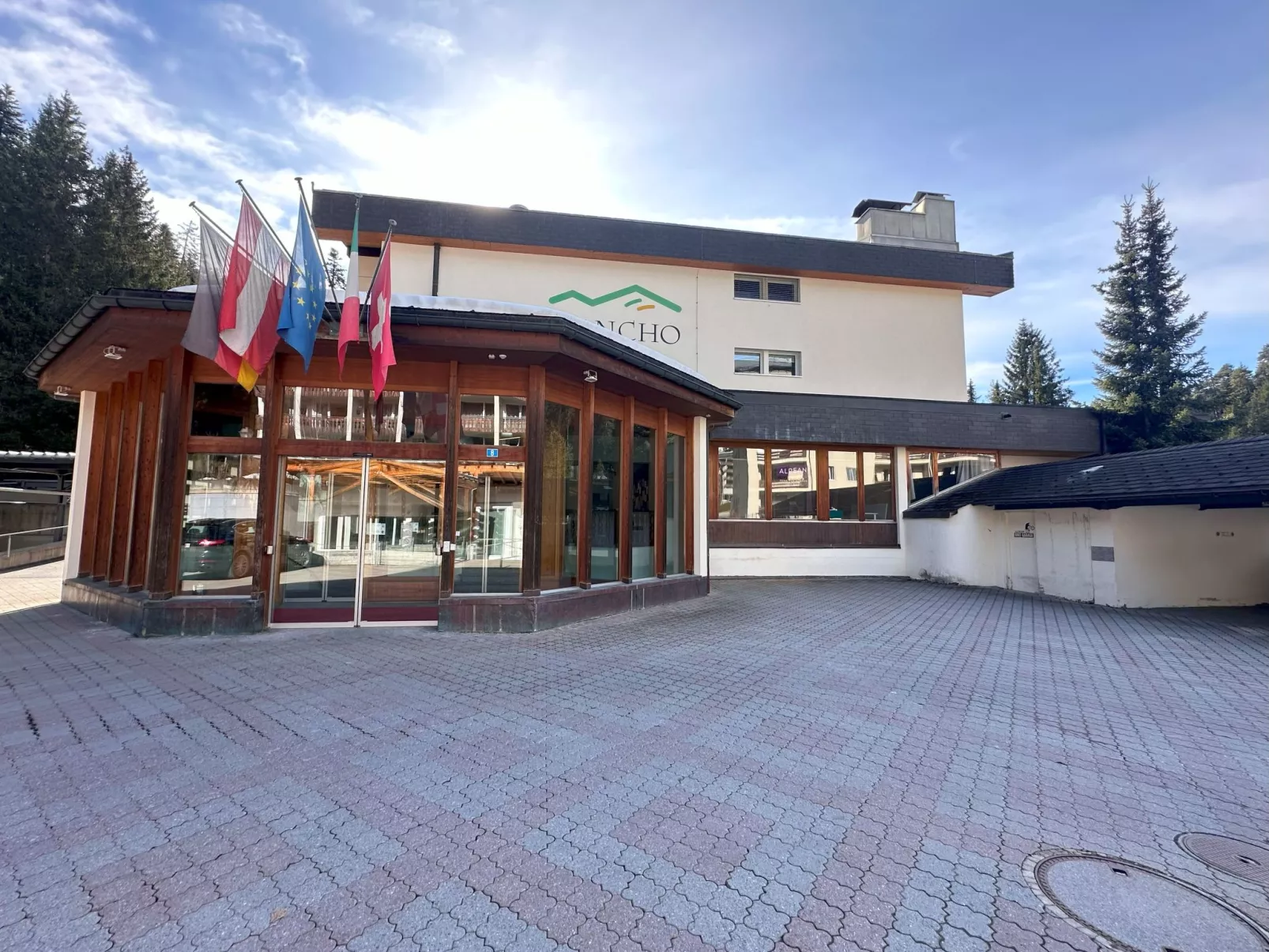 Rancho 121, (Laax Uletsch). 2.5 Zimmerwohnung, 70m², Dusche, sep. WC, für 3 Per - Dehors