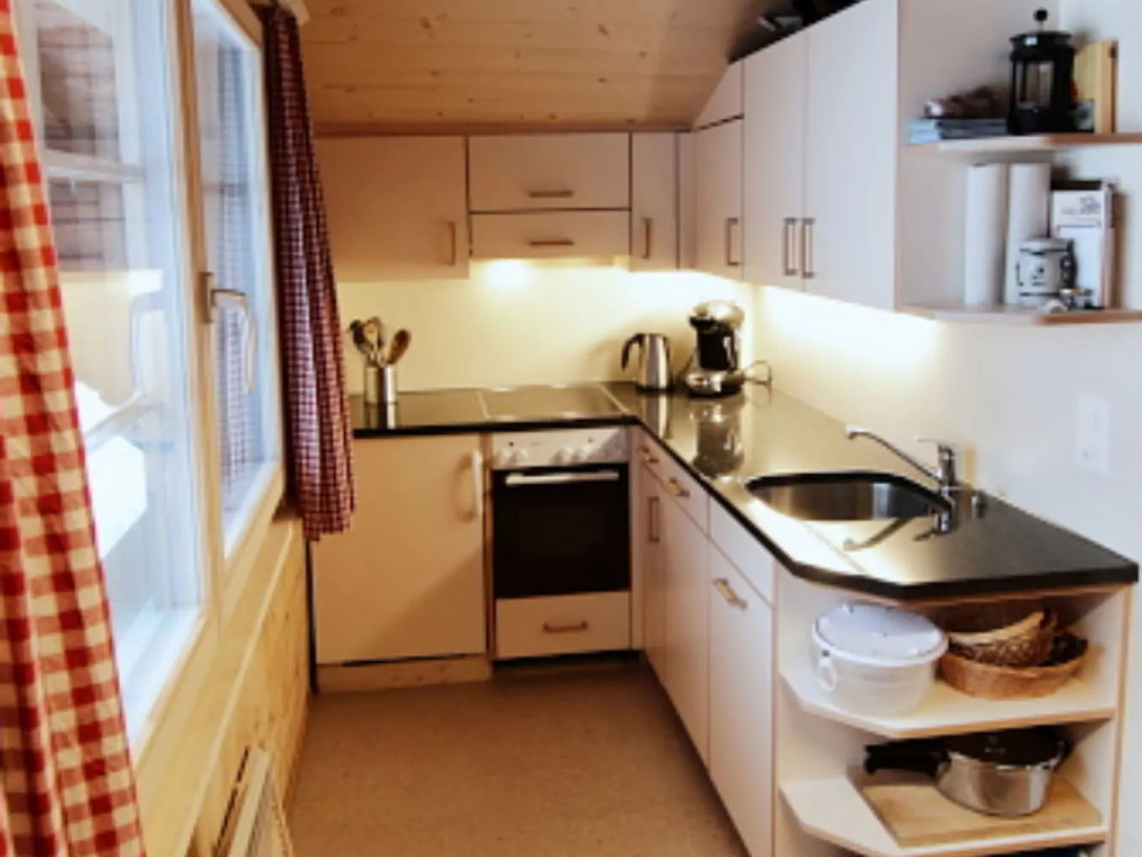 Hof Unterhus, Tenna, (Tenna), 06006B - Dedans