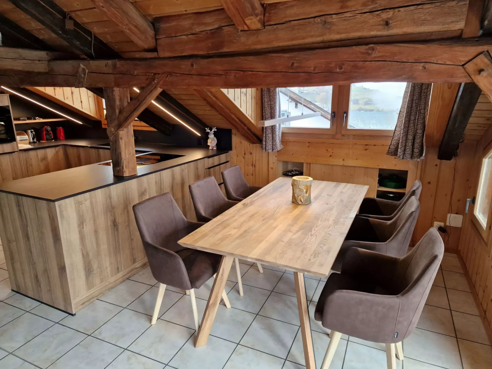 Dachwohnung Plazzetta 23, (Sent). - Drinnen