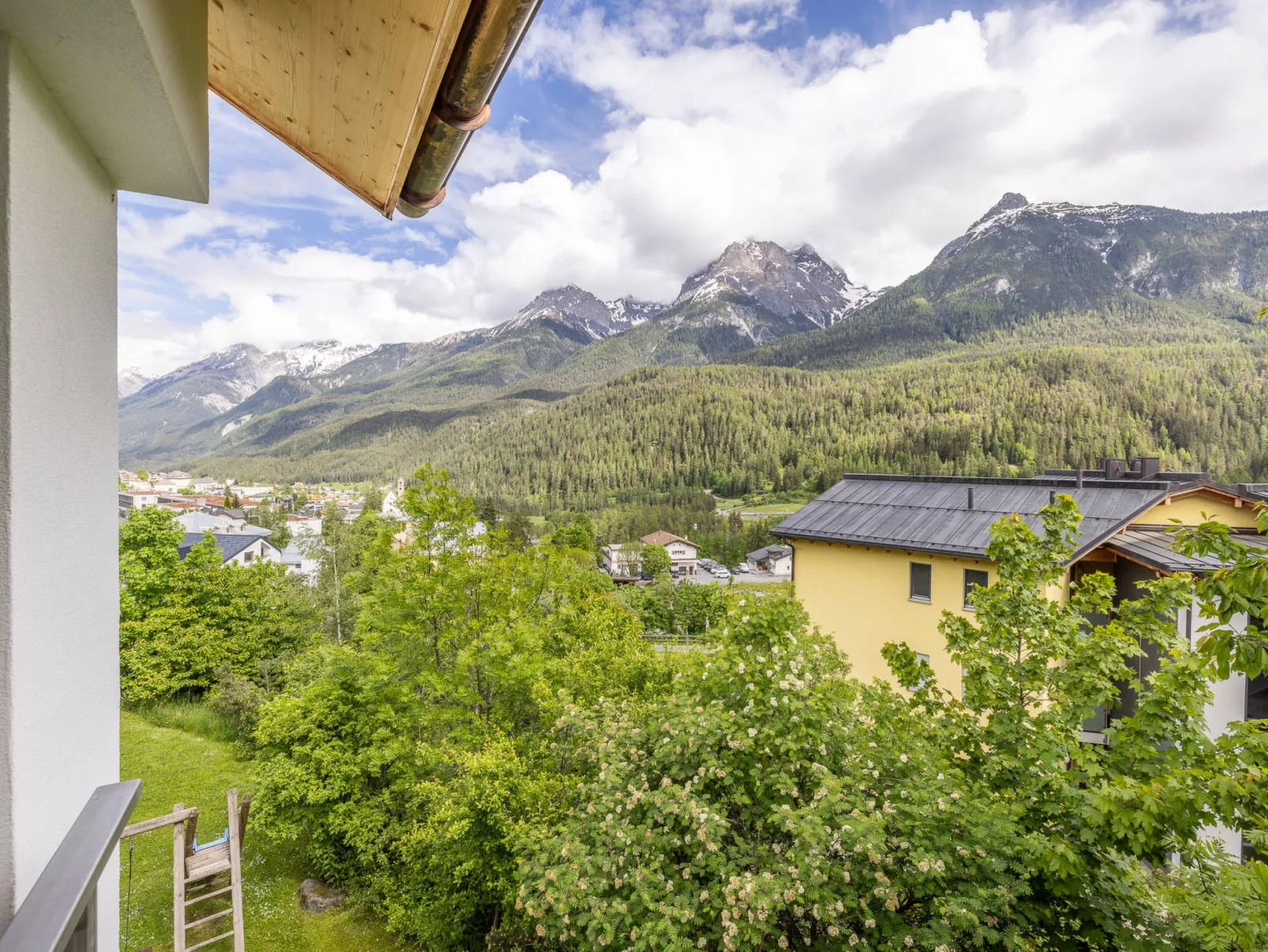 WÜEST, (Scuol). - Draußen