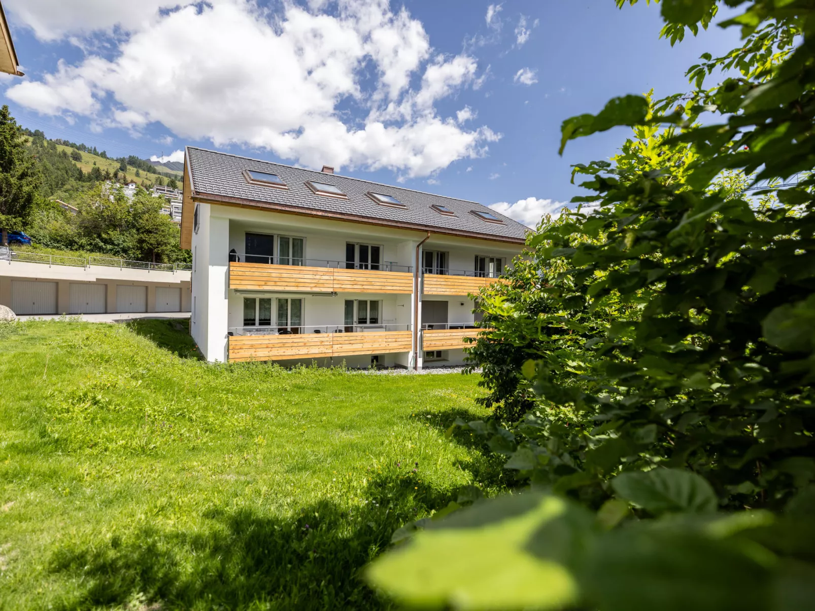 HÄMMIG, (Scuol). - Draußen