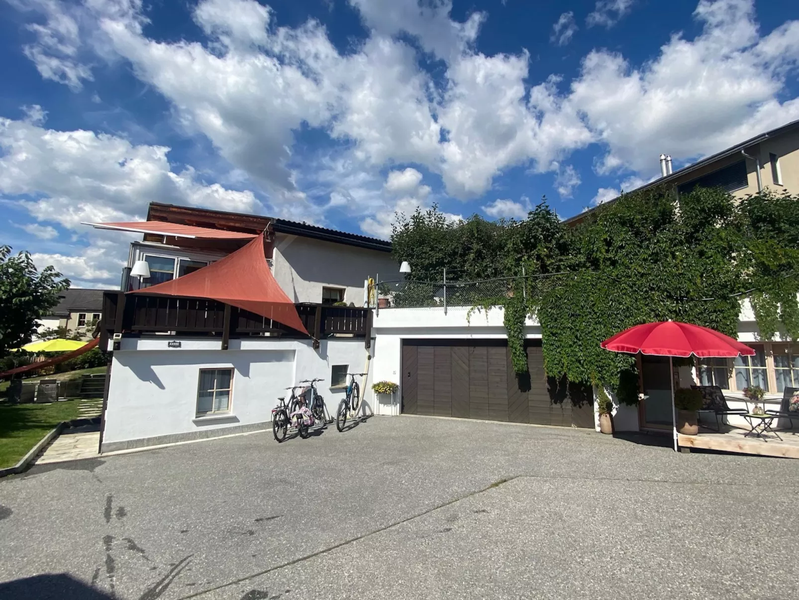 Chasa Bazzi, (Scuol). - Draußen
