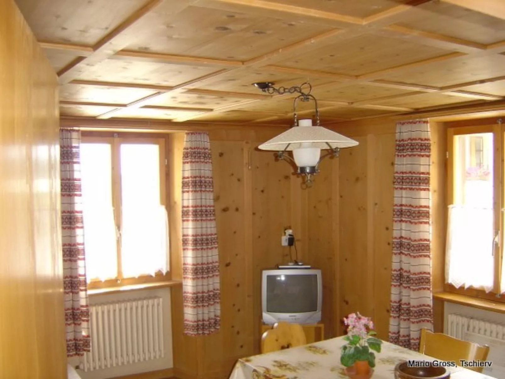 Ferienwohnungen Chasa Muglin 30, (Tschierv). - Inside