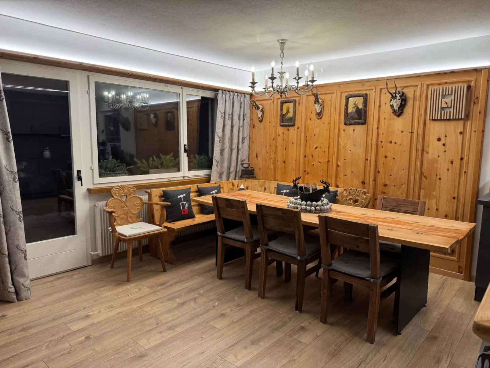 Berg-Bijou Scuol, (Scuol). - Drinnen