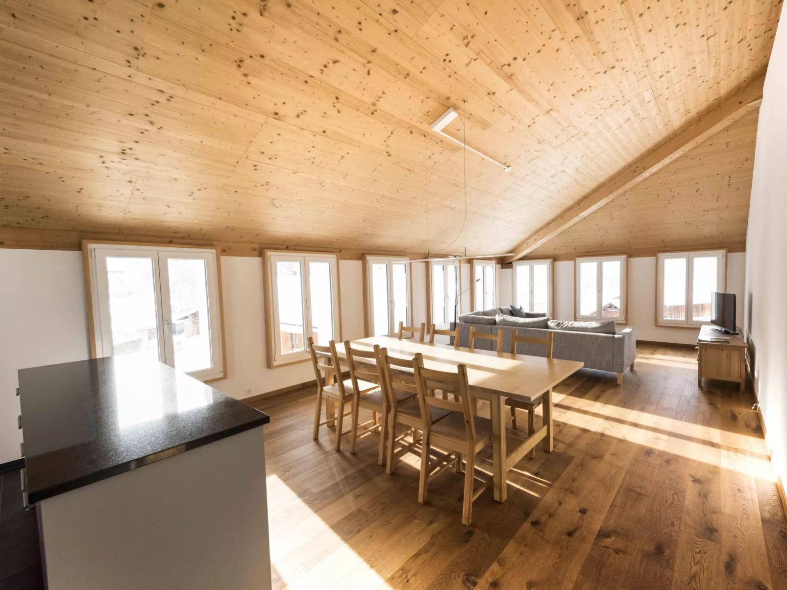 Isla, (Nufenen). - Inside