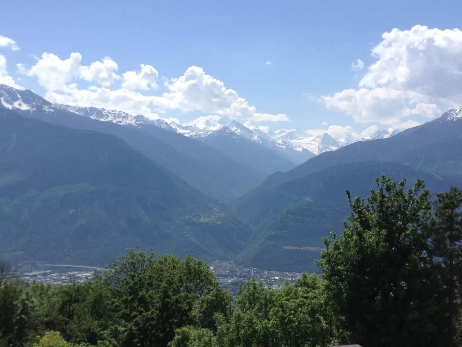 Neue 2 1/2-Zimmer-Ferienwohnung Crans-Montana - Randogne - Drinnen