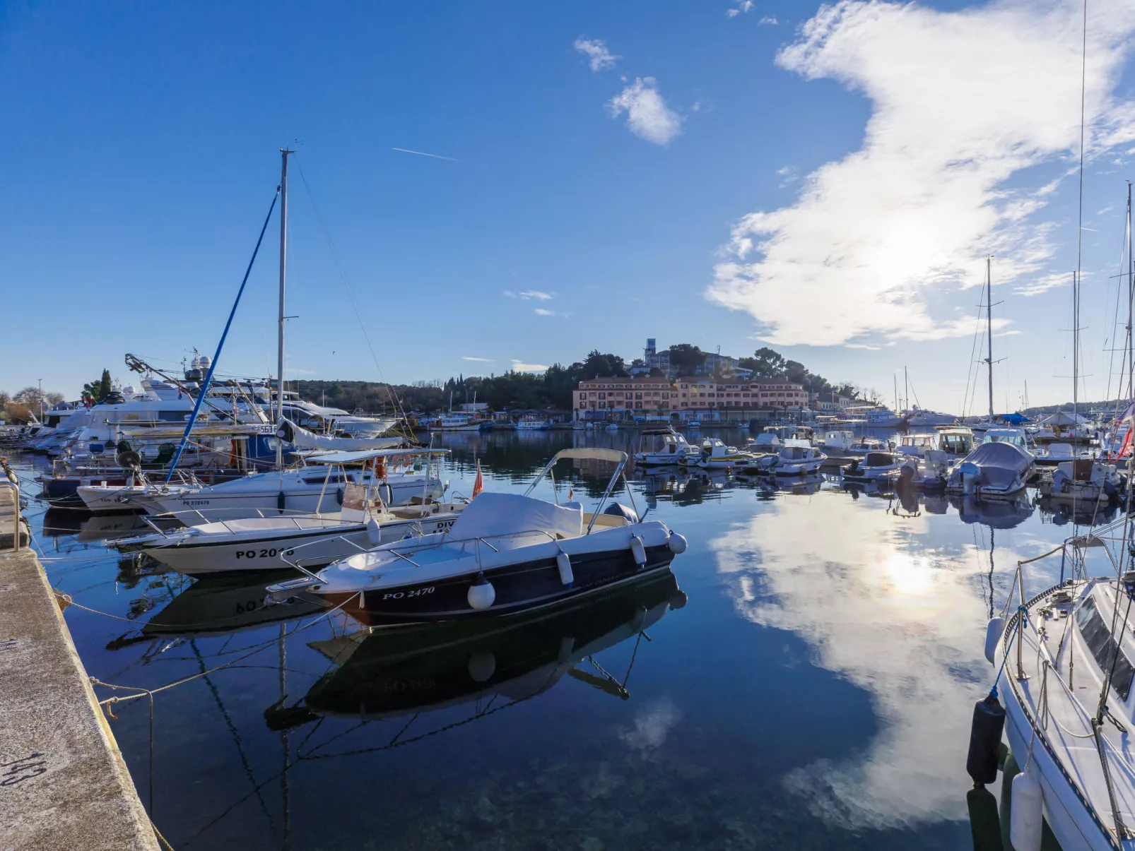 Seaview Marina - Inside