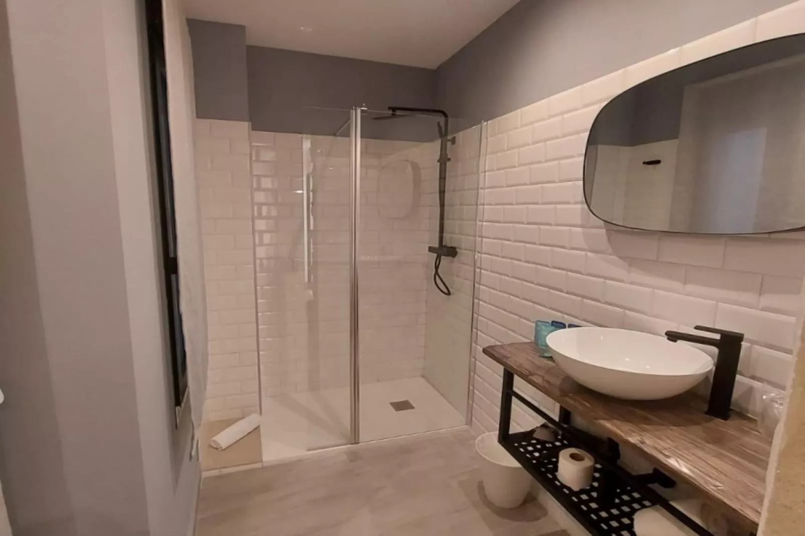 Estudio Deluxe con cama grande y jacuzzy - Badezimmer