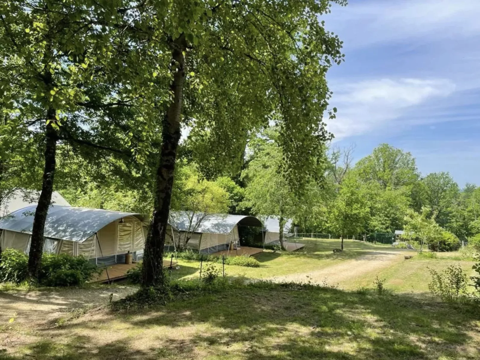 Camping Le Clou - Lodge de Luxe - Draußen