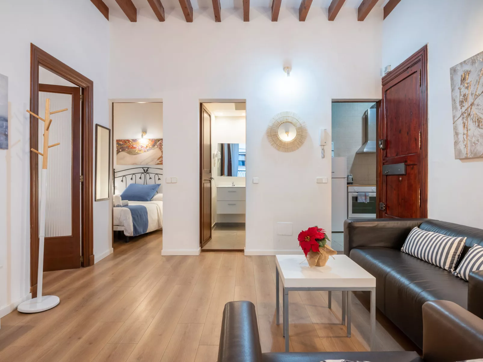 HOLIDAY PALMA APARTMENT 1 - Inside