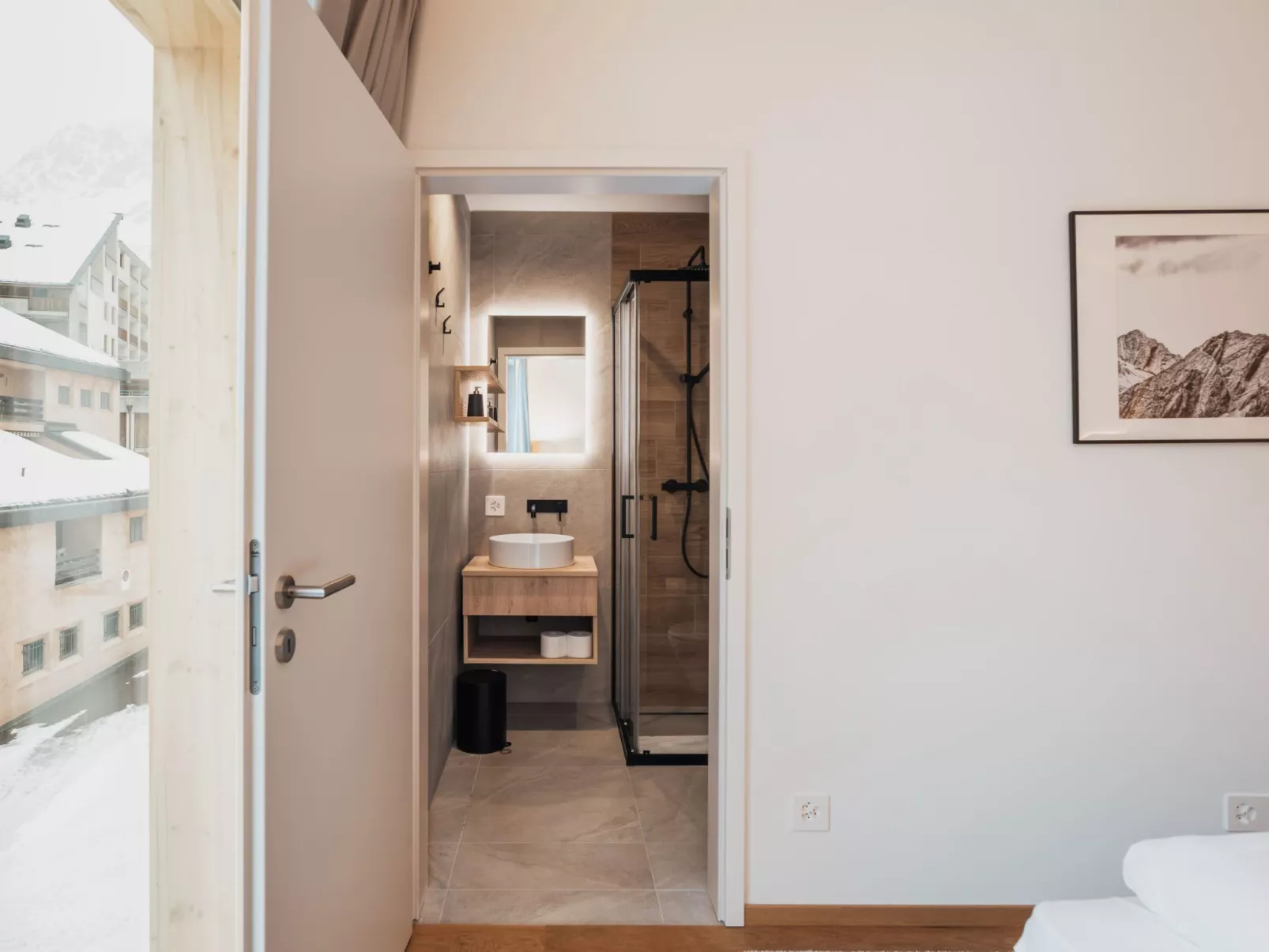Alpine Apartments, (San Bernardino). - Inside
