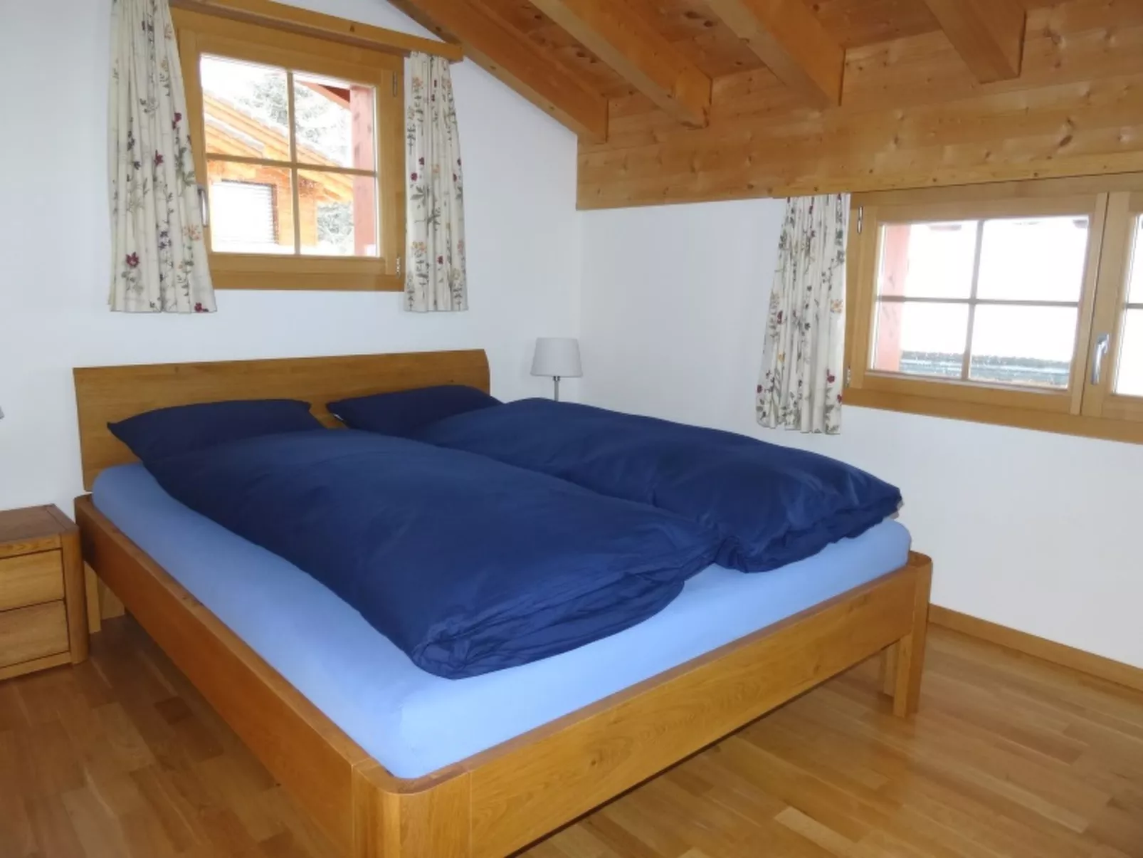 Tgèsa La Tscheppa A Vujevic, (Camischolas Sedrun). - Inside