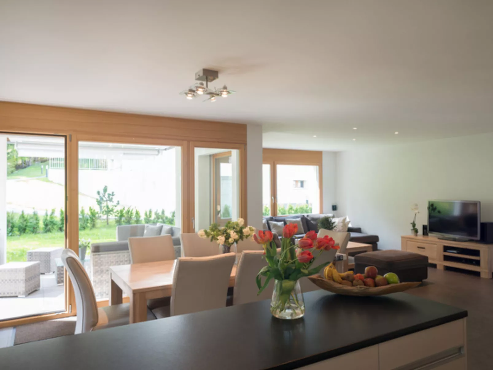 Mirasol, (Flims Waldhaus). 4.5 Zimmerwohnung - Drinnen