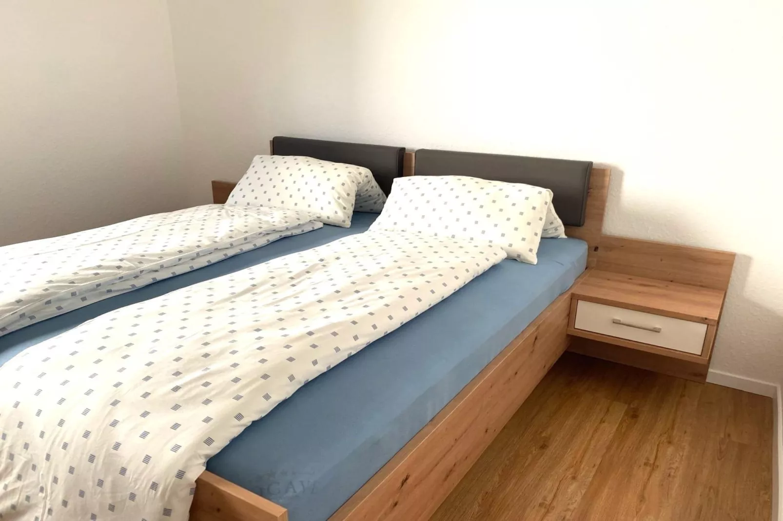 Apartment Spiegelkurve - Schlafzimmer