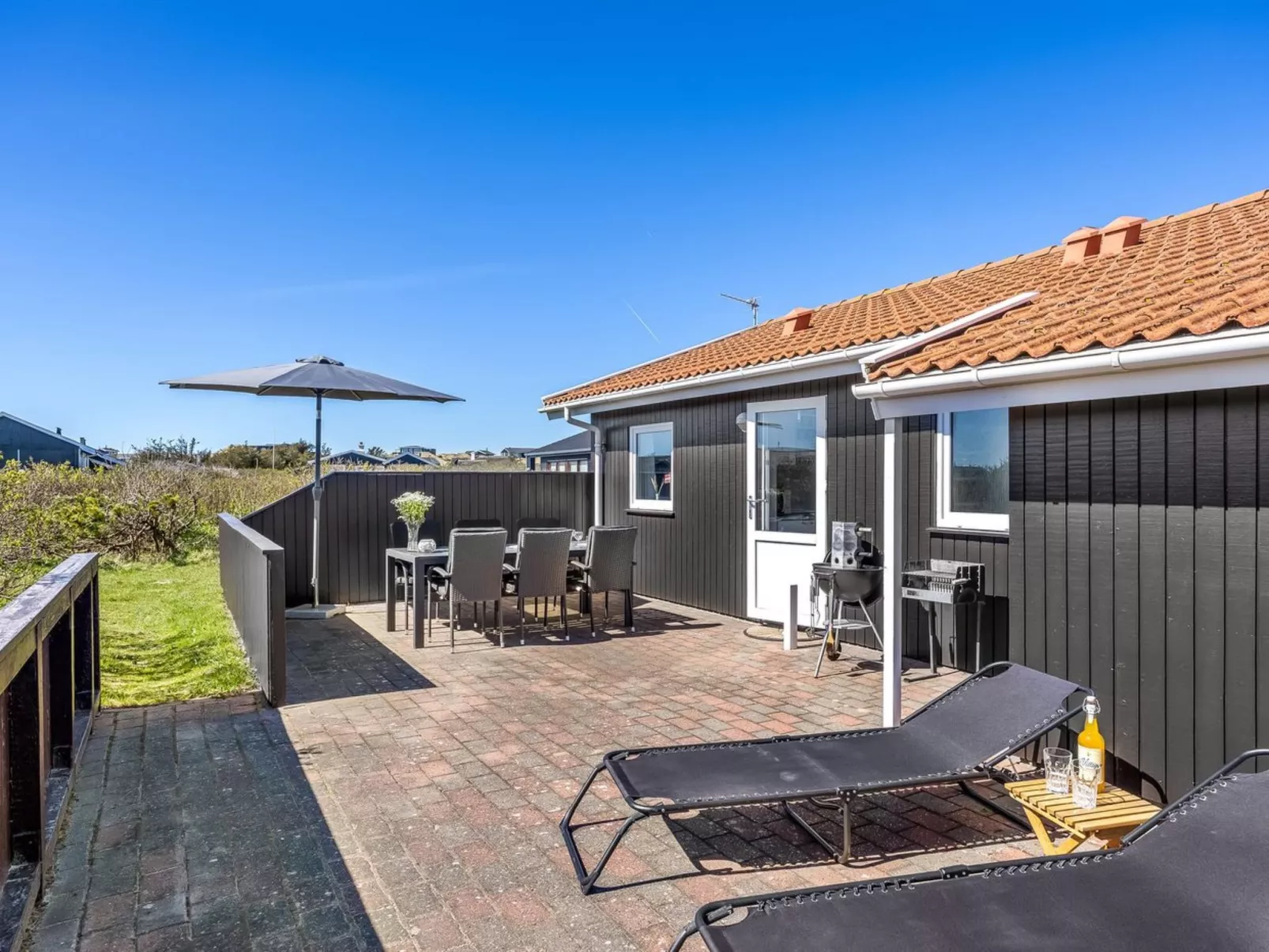 "Loryleimis" - 300m from the sea - Outside
