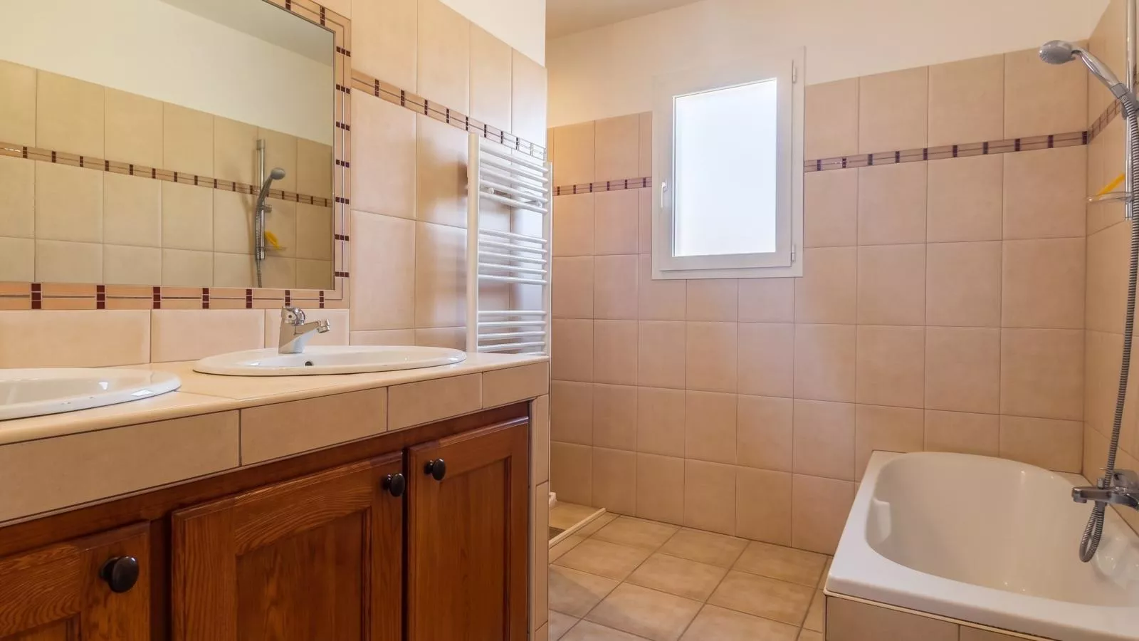 Du Soleil - Bathroom