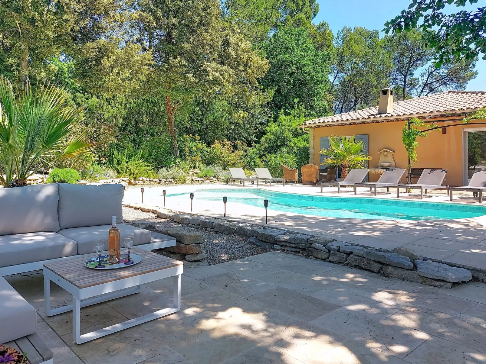 Villa Hestia - Draußen