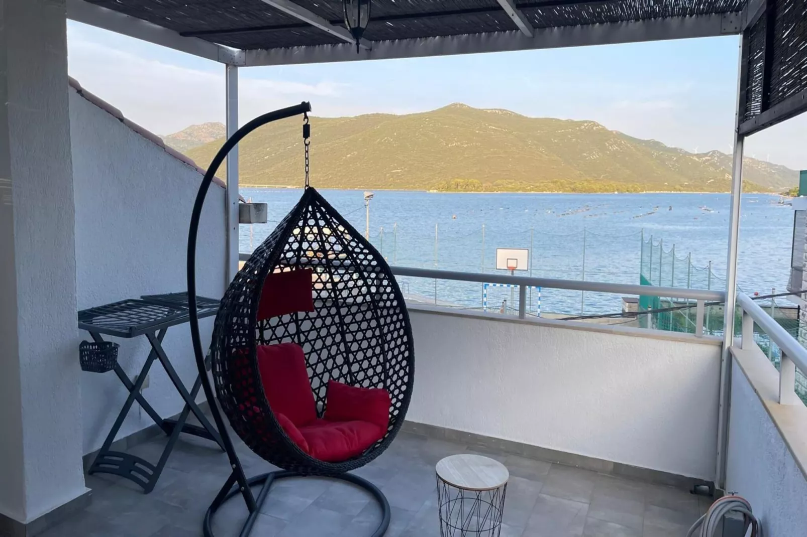 Holiday Home Milutinovic - Four Bedroom  Holiday Home with Sea View - Im Freien