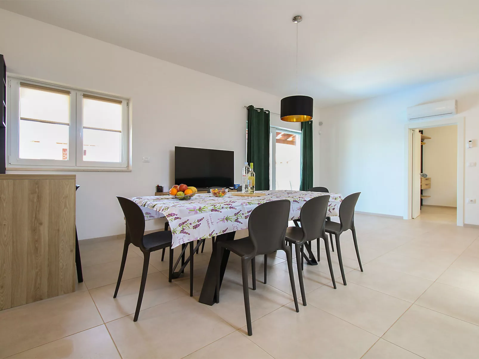 House 2351 - Dedans