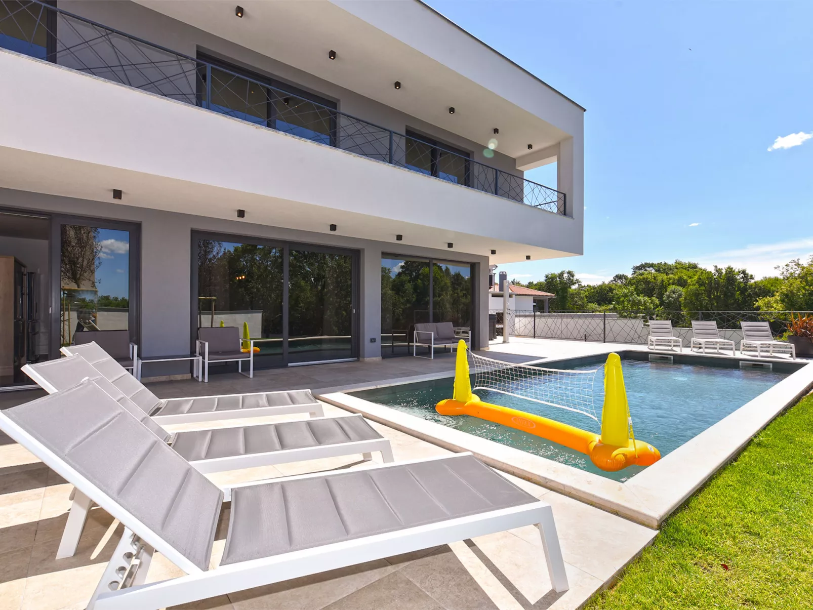 Villa 2346 - Draußen