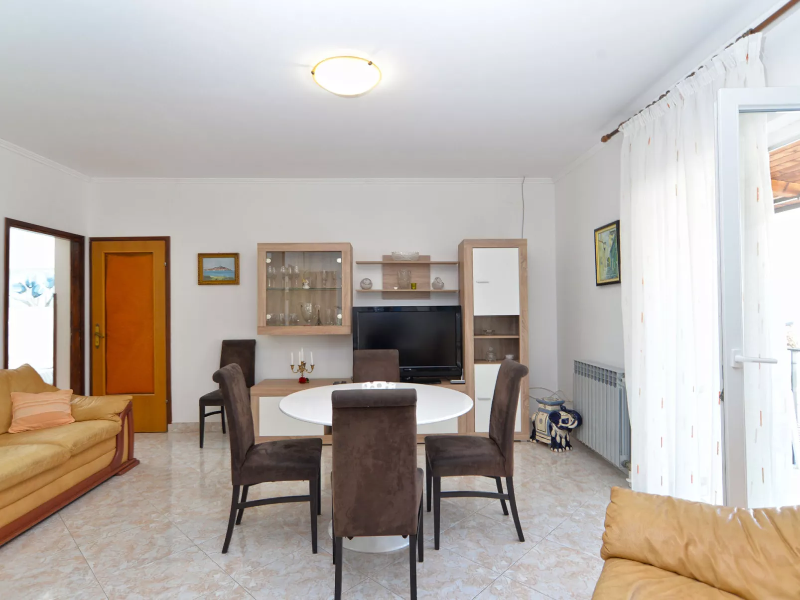 Apartment 615 - Inside