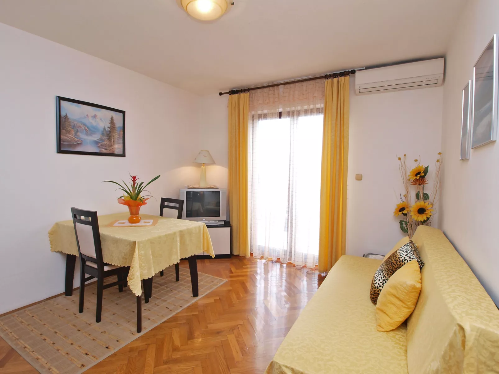 Apartment 1048 - Inside