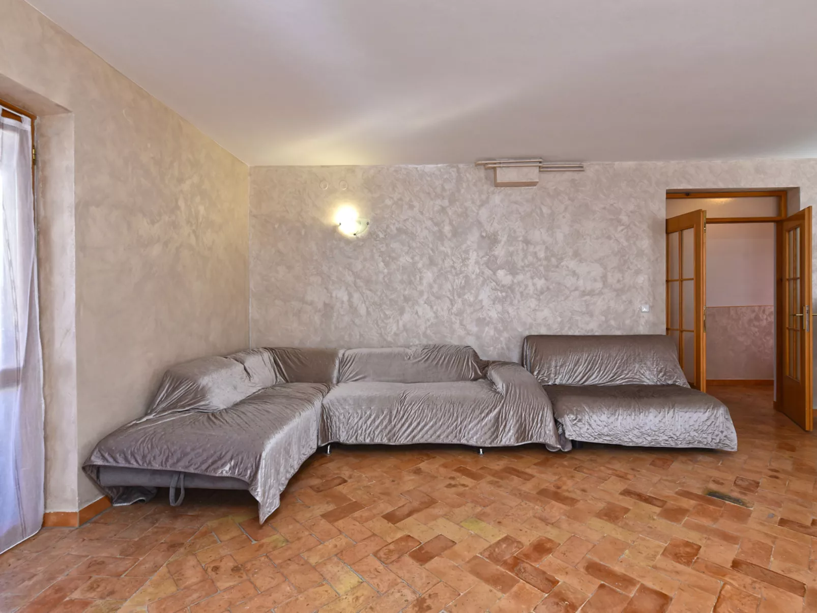Apartment 1945 - Inside