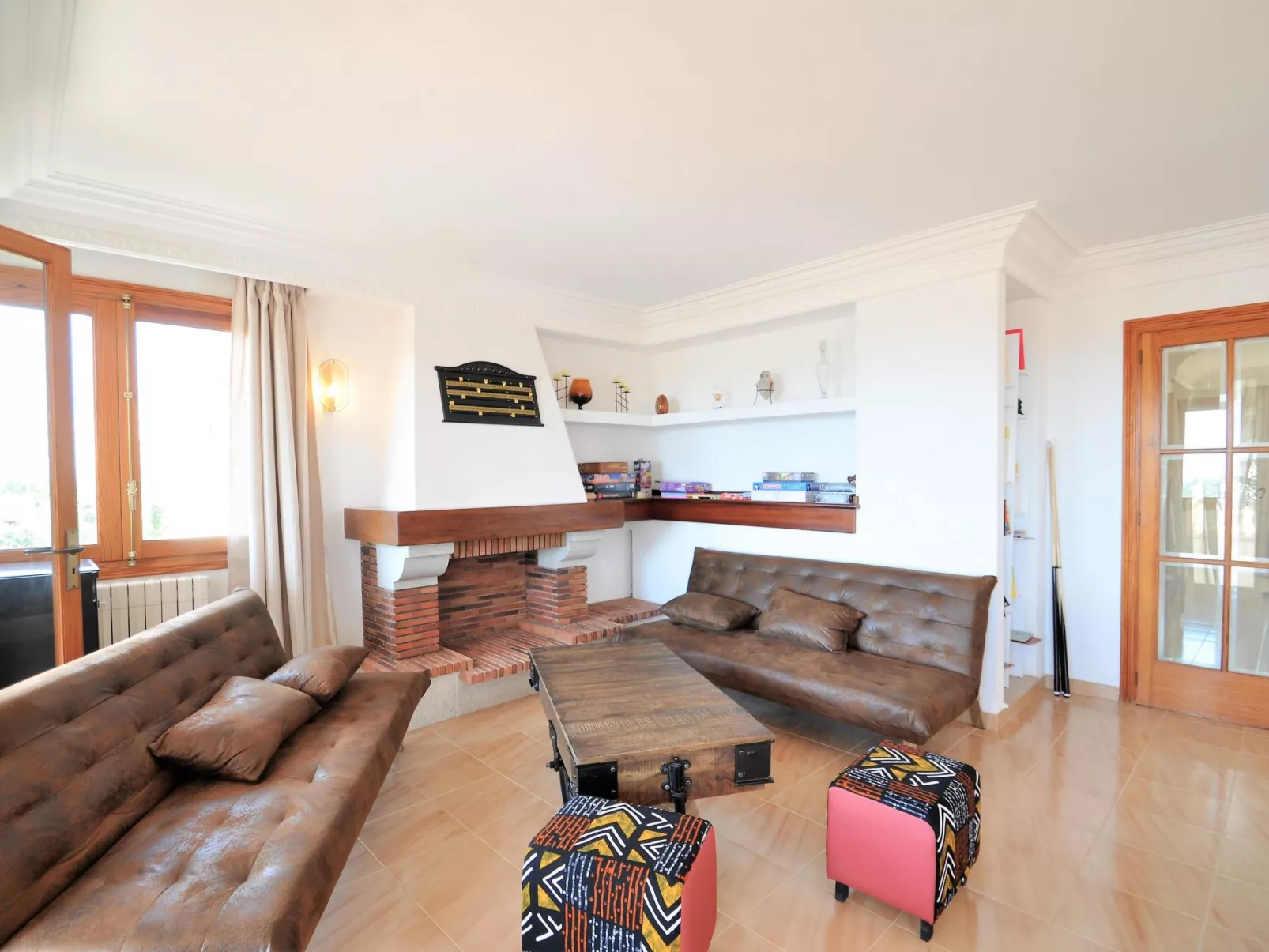 CA NA MALEN Hermosa casa para familias con gran piscina, jardín. - WiFi Gratis - Drinnen