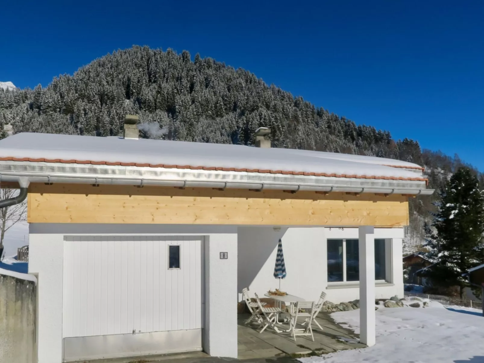 Casa Segnas/Lindt, (Segnas). - Draußen