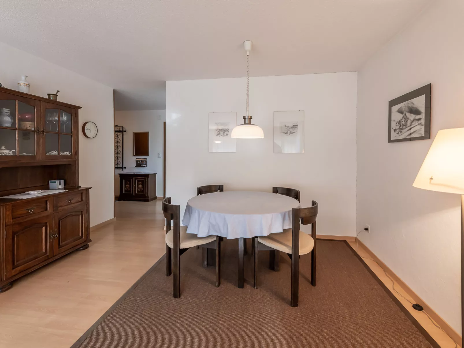 Putzprinz Gujan Ferienwohnung, Haus Surmir B / 16, (Flims Waldhaus). 2.5-Zimmer - Inside