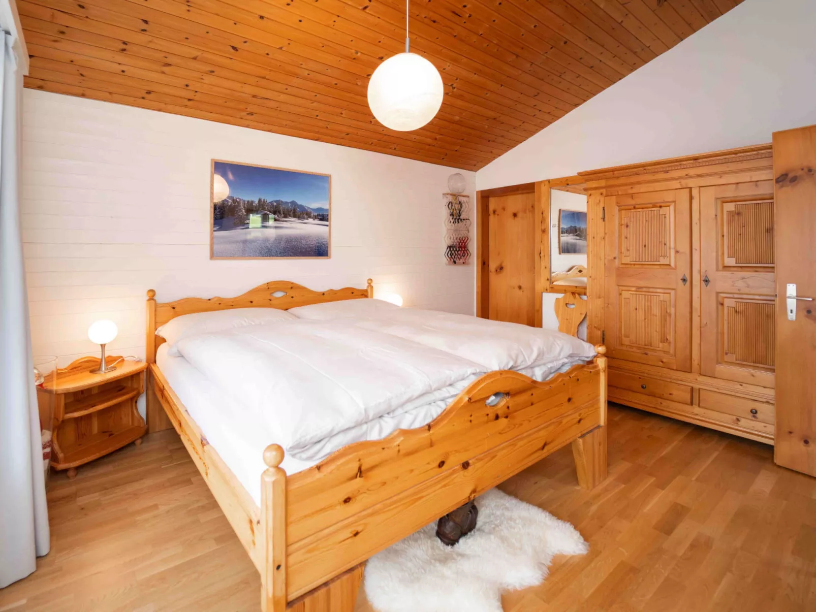 Arnika Attika, Obersaxen Affeier, (Obersaxen Affeier). - Inside