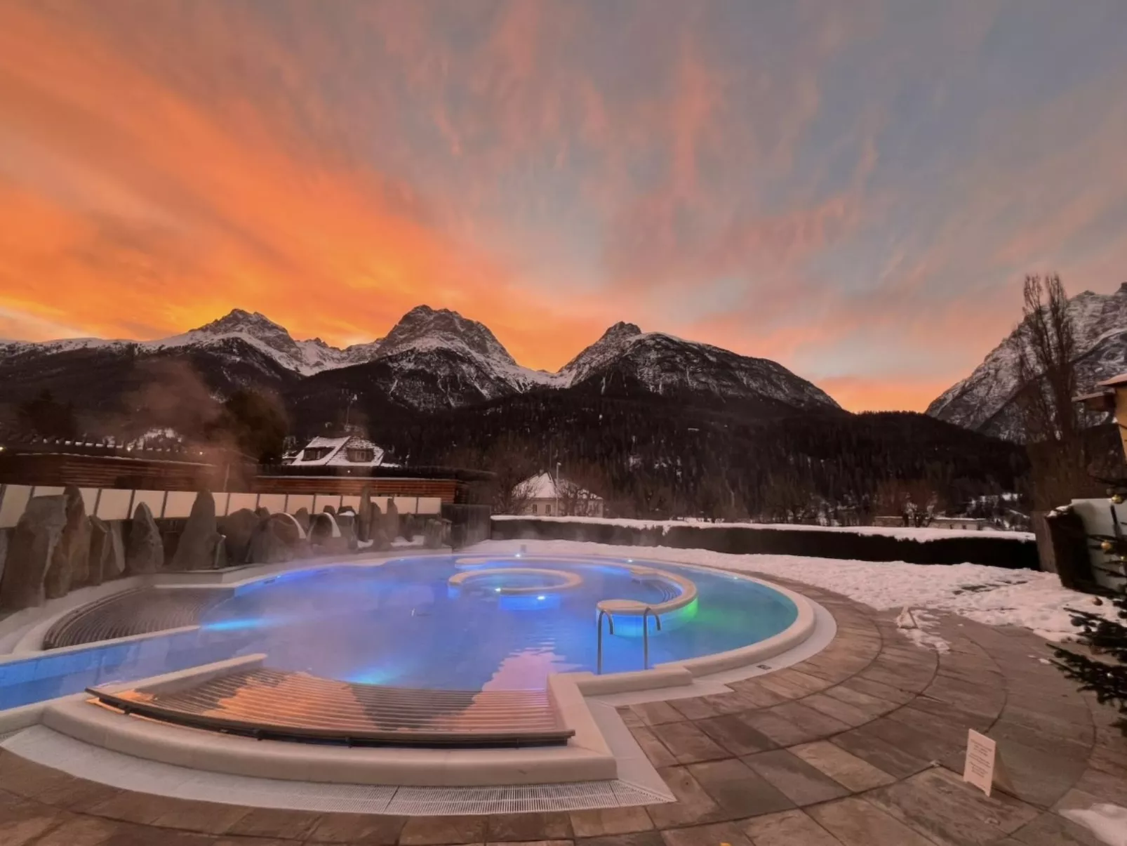 Chasa Calcagnini, (Scuol). - Draußen
