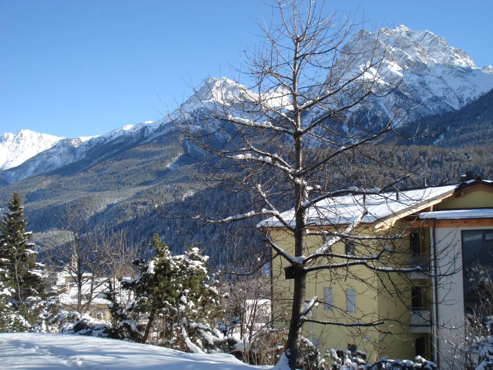LANIUS, (Scuol). - Draußen